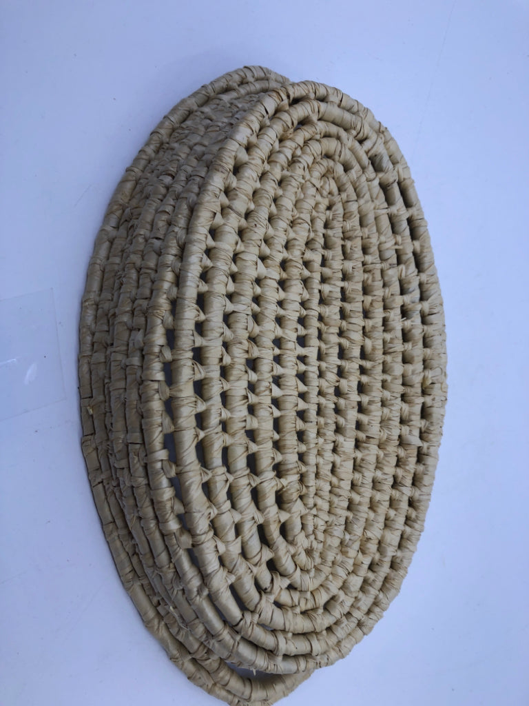BLONDE OVAL BASKET W HANDLE.