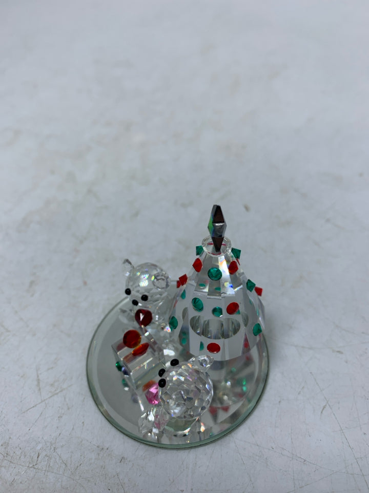 MINI GLASS CHRISTMAS TREE W/ TEDDY BEARS.