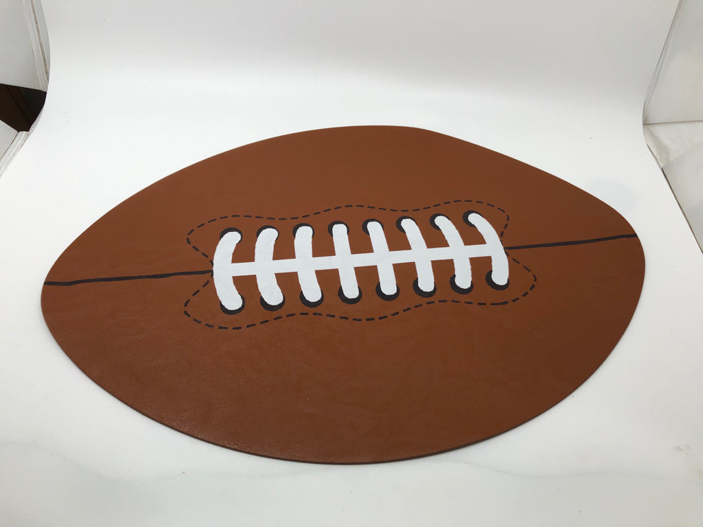 4 FOOTBALL PLACEMATS.