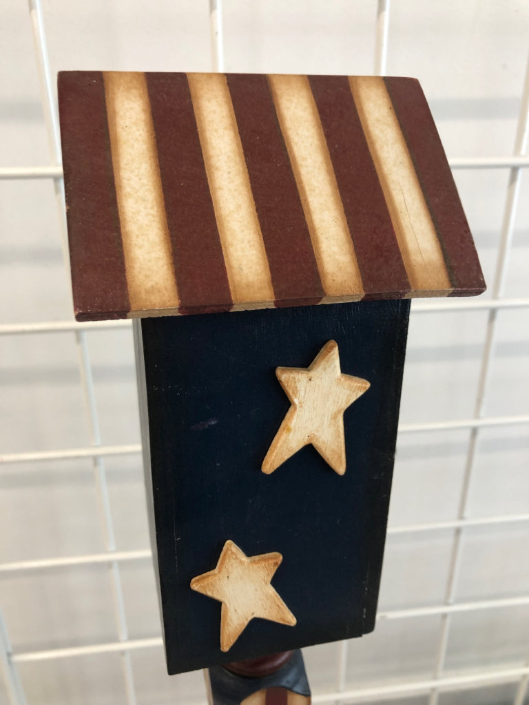 AMERICANA WOOD BIRDHOUSE DECOR.