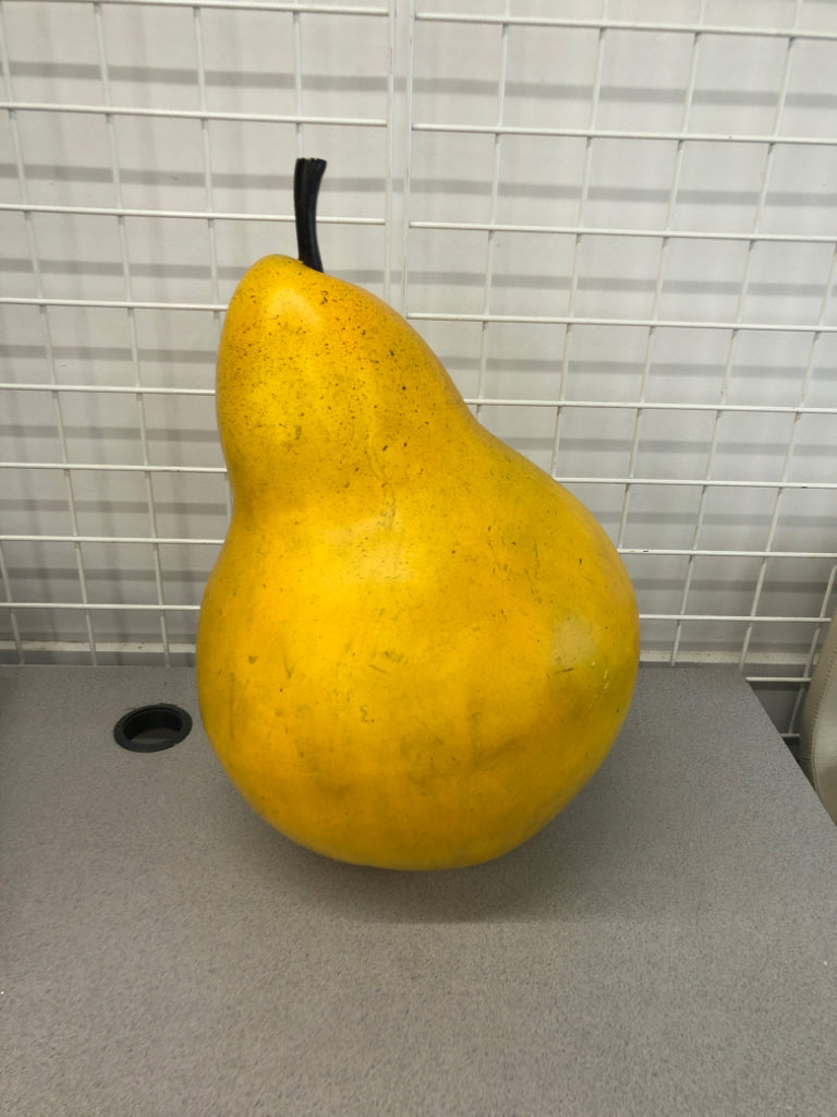 JUMBO PEAR DECOR.