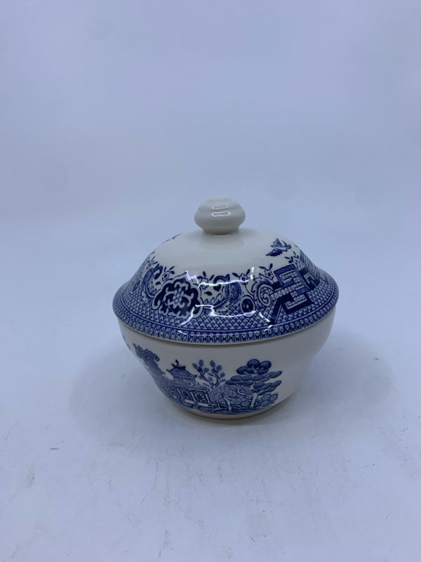 BLUE AND WHITE SUGAR BOWL.