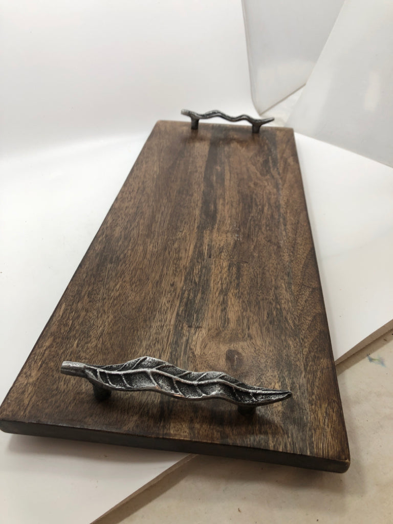 RUSTIC DISPLAY TRAY W/METAL LEAVES.
