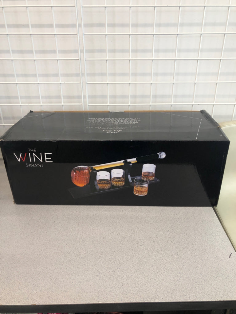 NIB GOLF CLUB DECANTER + 4 GLASSES-  THE WINE SAVANT.