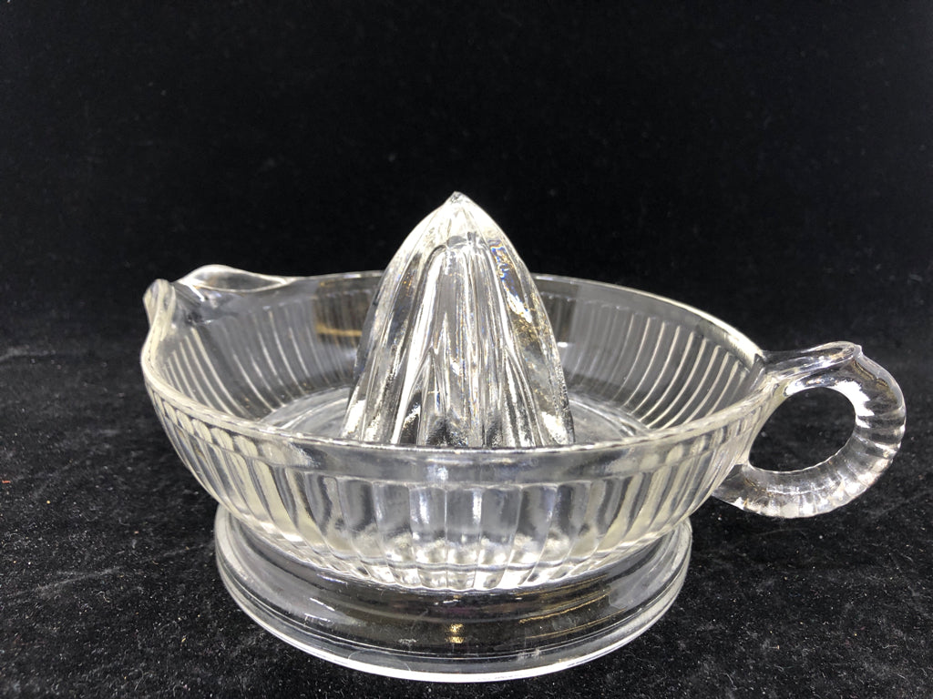 VTG GLASS JUICER WITH HANDLE.