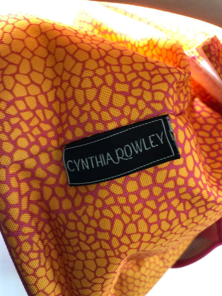 PINK & ORANGE INSULATED BAG W/SILVERWARE & NAPKINS.