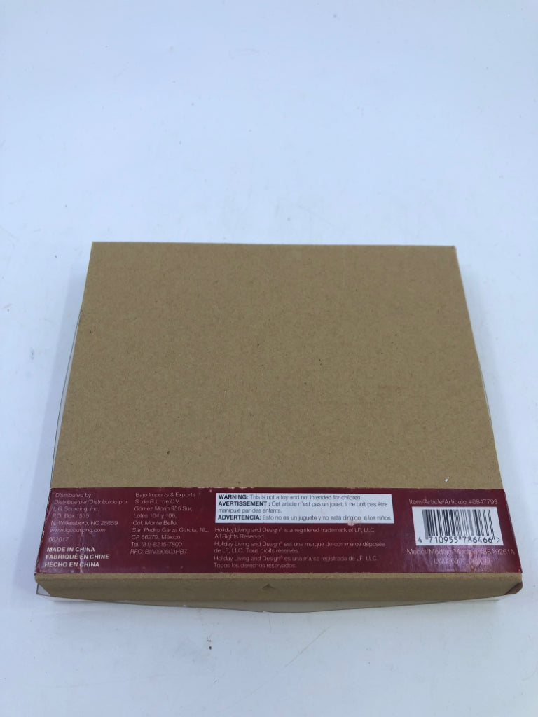 2 NIP ANIMAL CERAMIC ORNAMENTS.