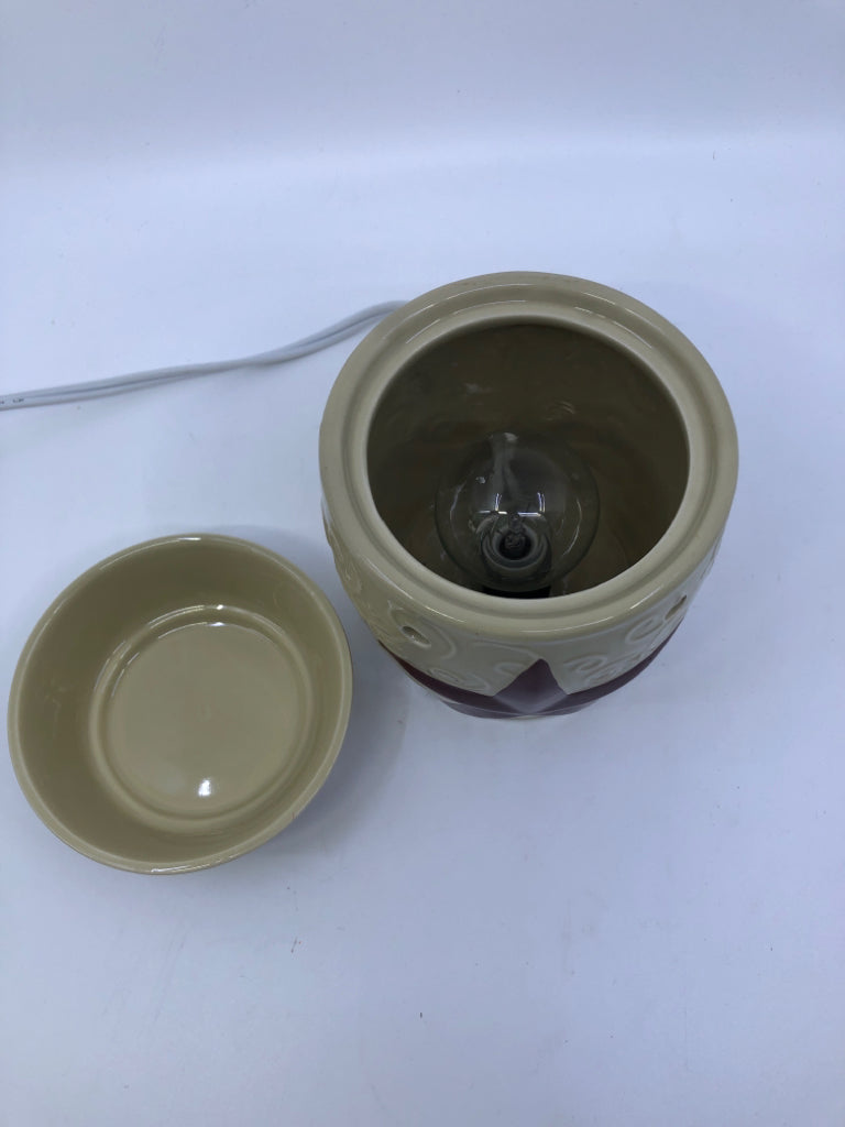 TAN SCENTSY PRIMITIVE RED STAR WAX WARMER.
