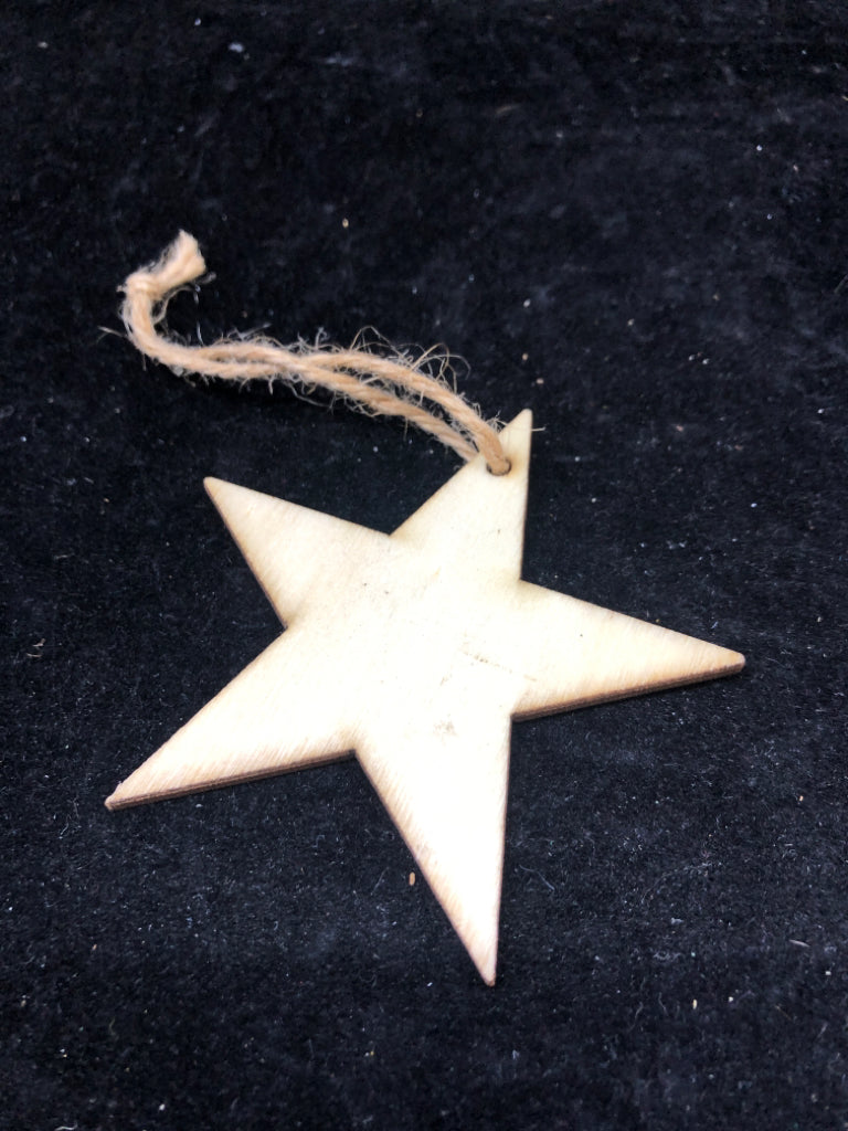 WOOD STAR ORNAMENT.