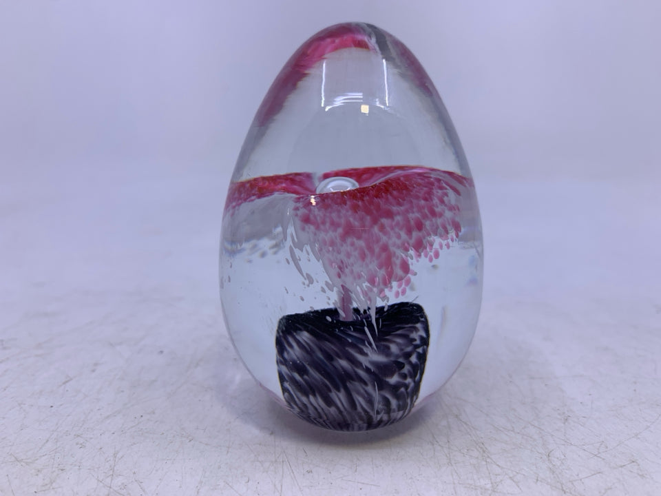 PINK, PURPLE FLOWER EGG SHAPED PAPER WEIGHT.