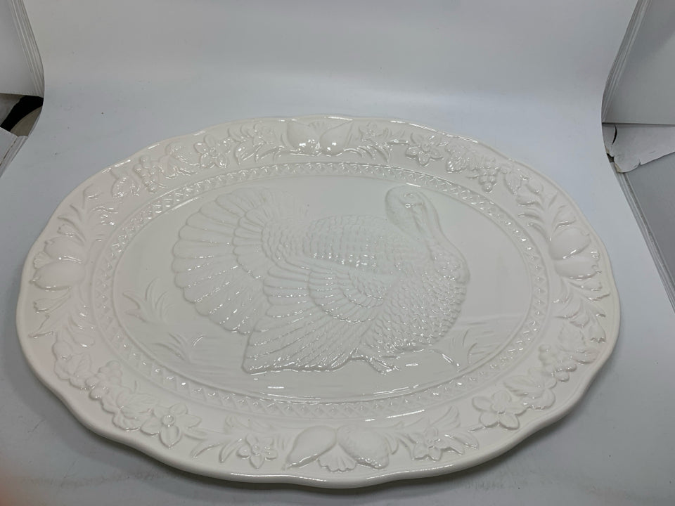 WHITE EMBOSSED TURKEY LARGE CERAMIC PLATTER.
