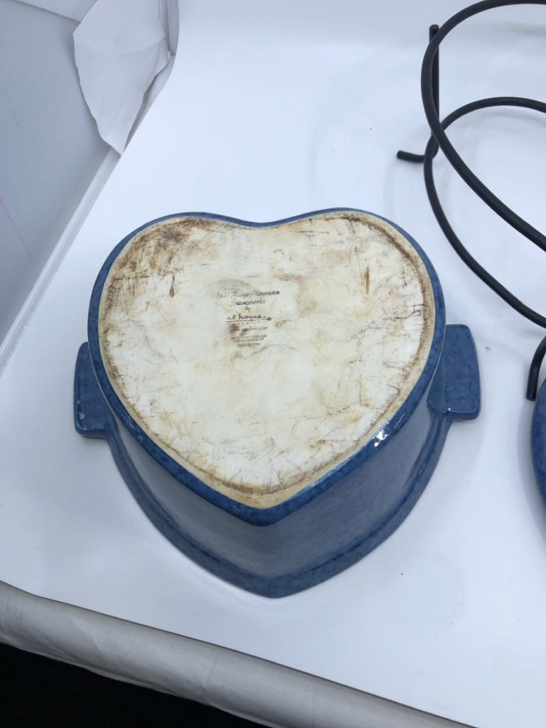 BLUE HEART STONEWARE CASSEROLE DISH IN BLACK STAND.