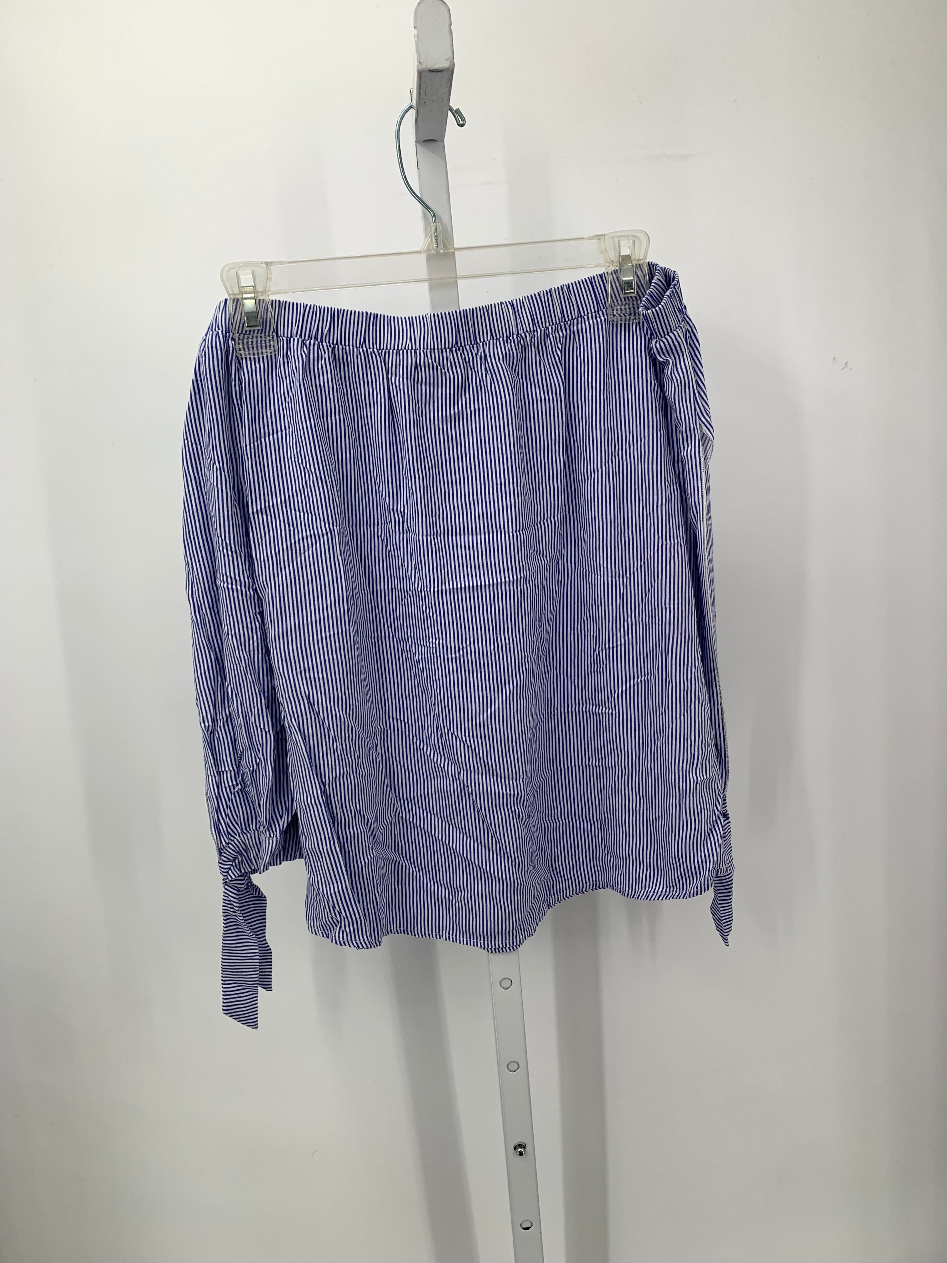 Size Medium Juniors 3/4 Sleeve Shirt