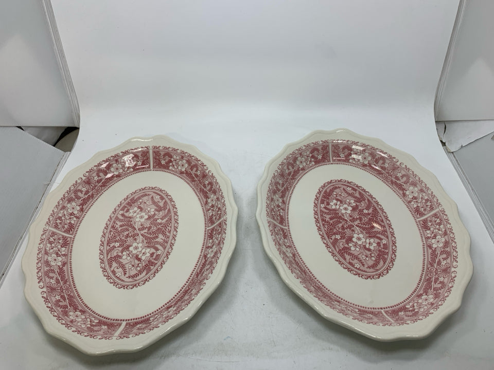 2 VTG OVAL RED DETAILED SHALLOW SERVING BOWLS.