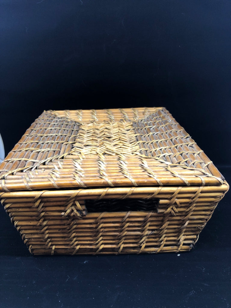 SQUARE BAMBOO STICK BASKET W/ REMOVABLE LID.