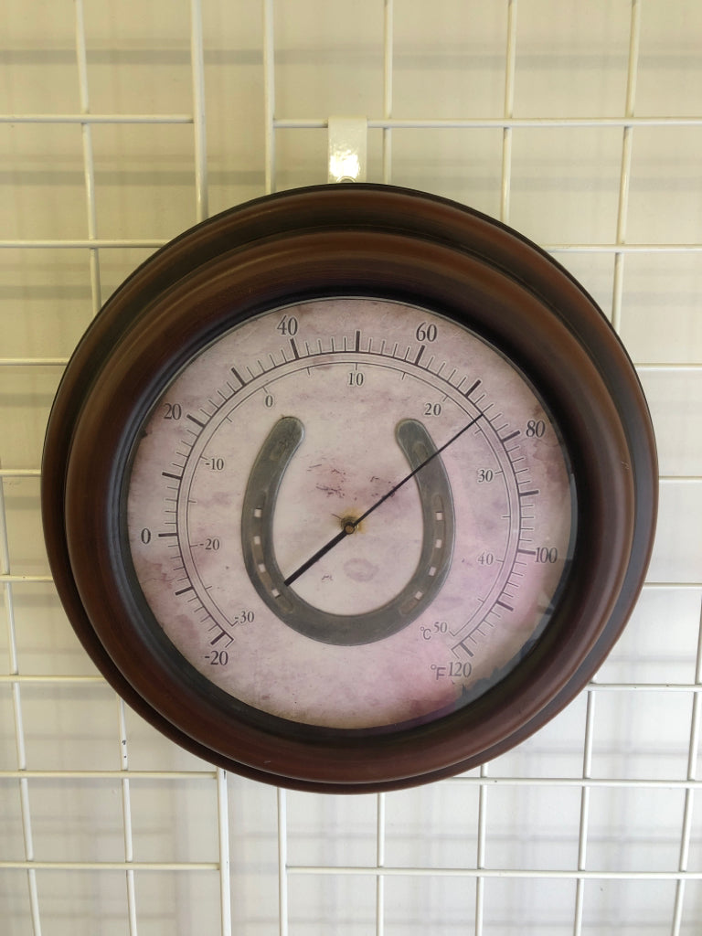 HORSESHOE ROUND THERMOMETER.