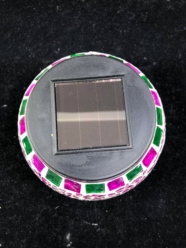 MOSAIC PURPLE/GREEN SOLAR LIGHT.