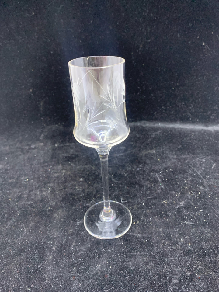 4 SMALL FLORAL ETCHED LIQUOR GLASSES.