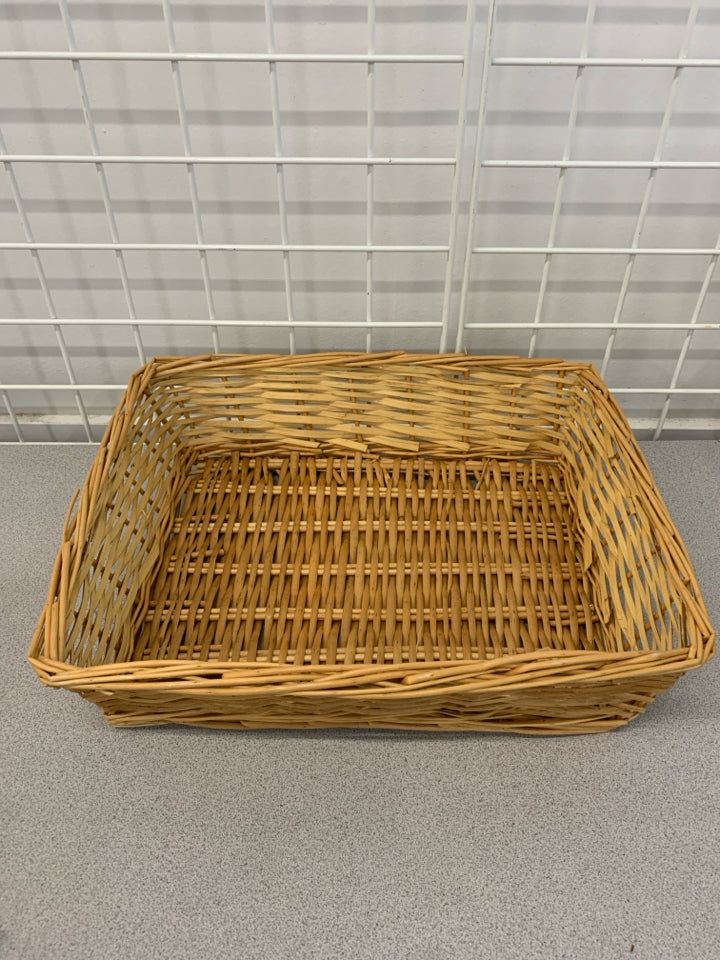 BLONDE WICKER TRAY BASKET.