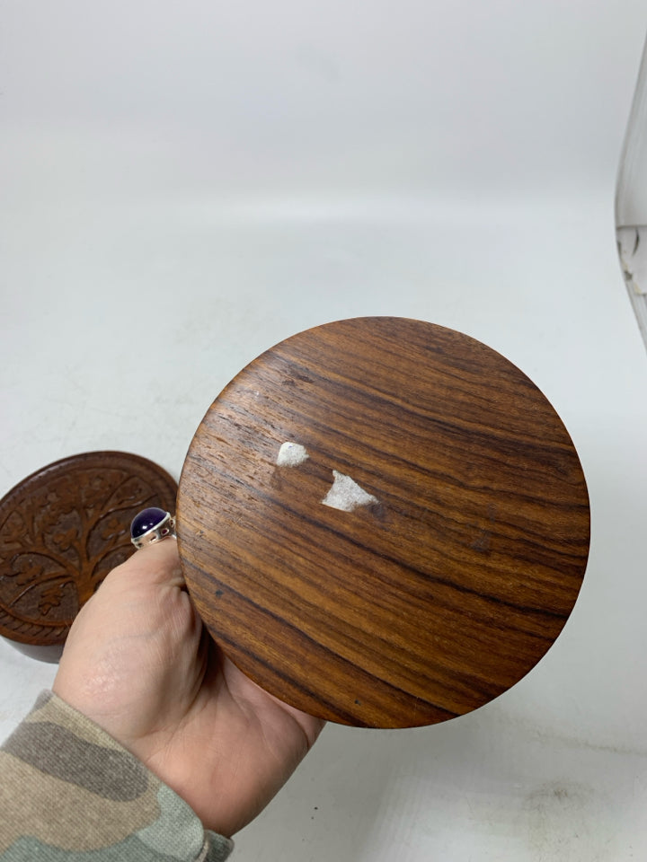 DARK CIRCLE WOOD TRINKET BOX W/ CARVED TREE.