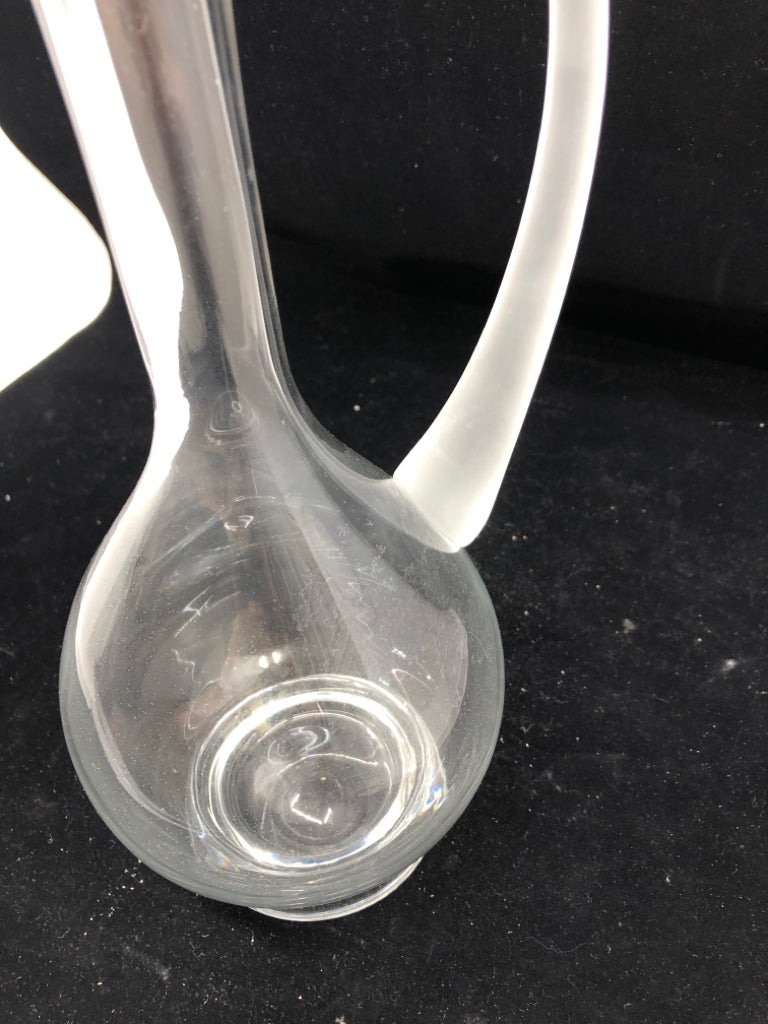 TALL CRYSTAL FROSTED+CLEAR DECANTER W/ HANDLE.