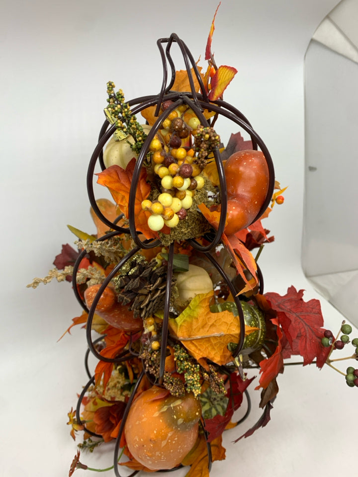 FALL FOLIAGE IN 3-TIER PUMPKIN.