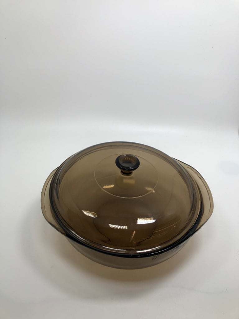 VTG VISION AMBER GLASS LIDDED CASSEROLE DISH.