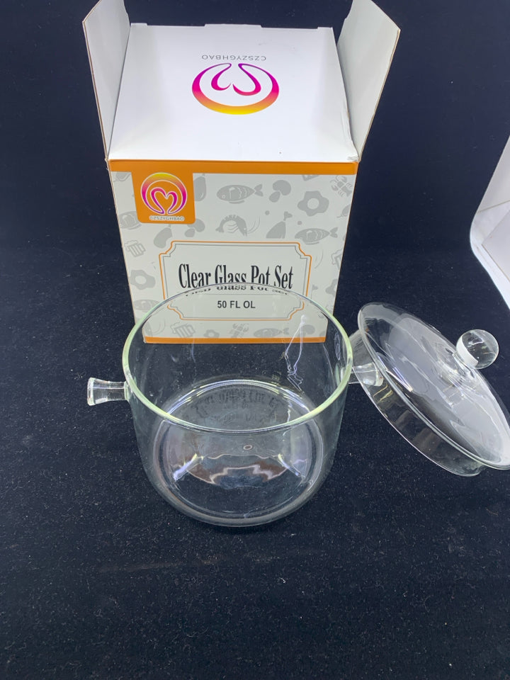 NIB CLEAR GLASS POT.