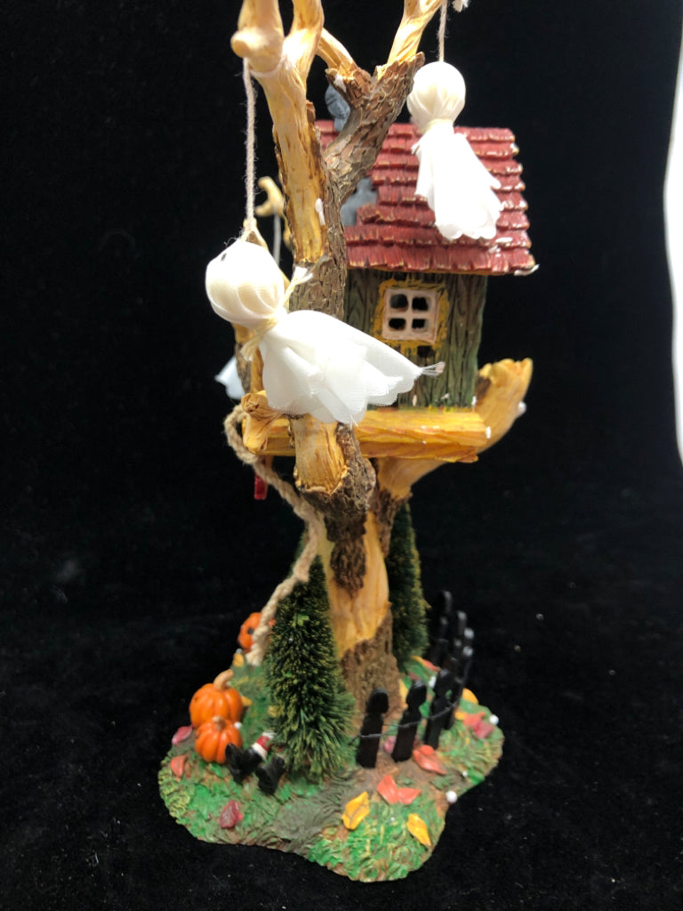 NIB DEPARTMENT 56 HALLOWEEN HAUNTED TREE HOUSE.