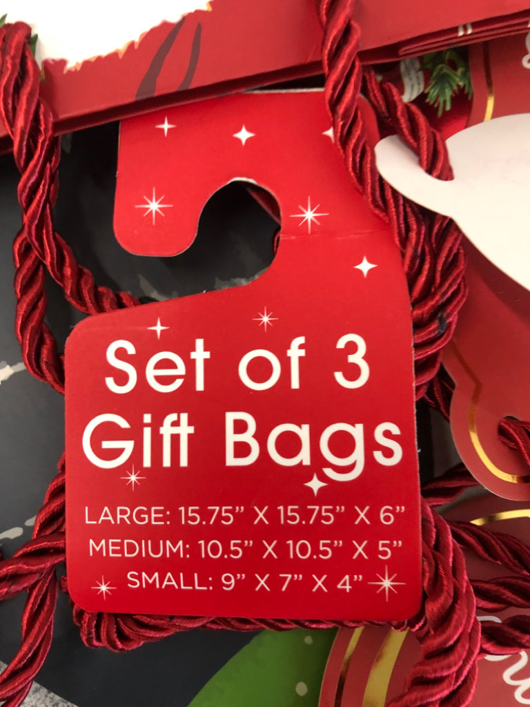 NWT 3 CHRISTMAS GIFT BAG SET.