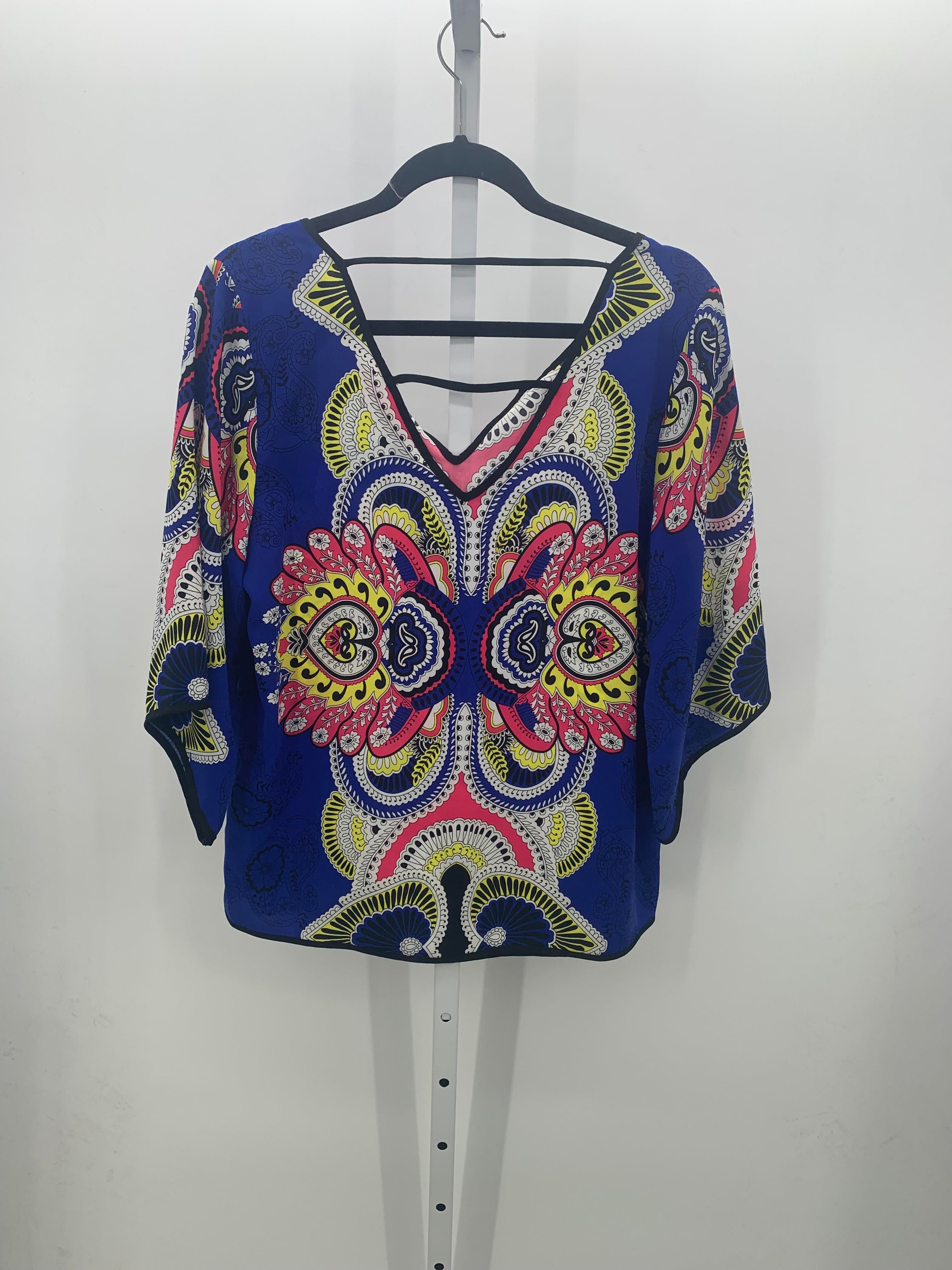 Size Medium Misses 3/4 Sleeve Shirt