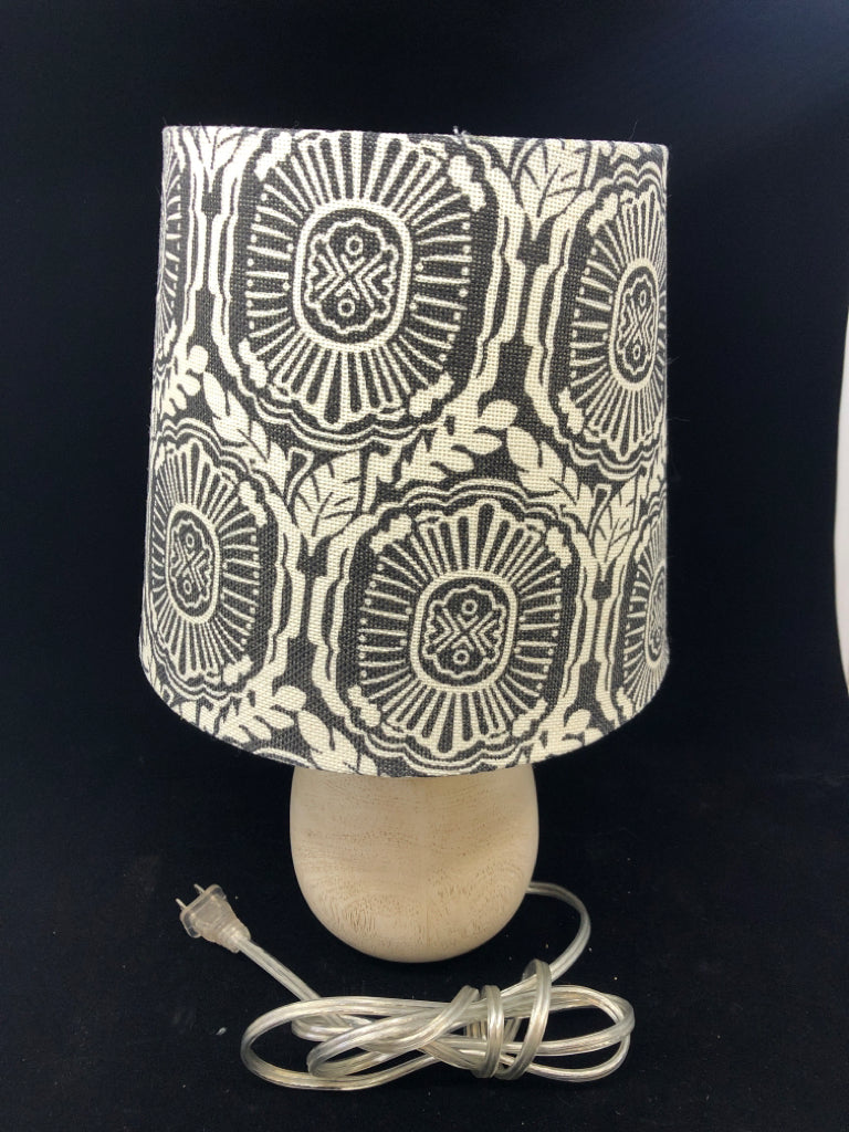 BOHO WHITE WOOD LAMP W/B&W PATTERN SHADE.