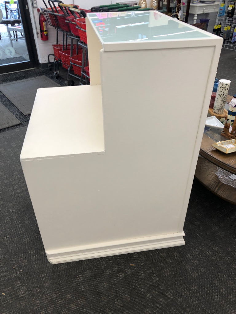 WHITE SQUARE DESK/ COUNTER-W REMOVABLE GLASS TOP.