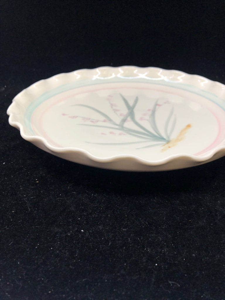 SHALLOW WHITE W/ PINK/LIGHT BLUE PIE DISH FLOWER DESIGN.