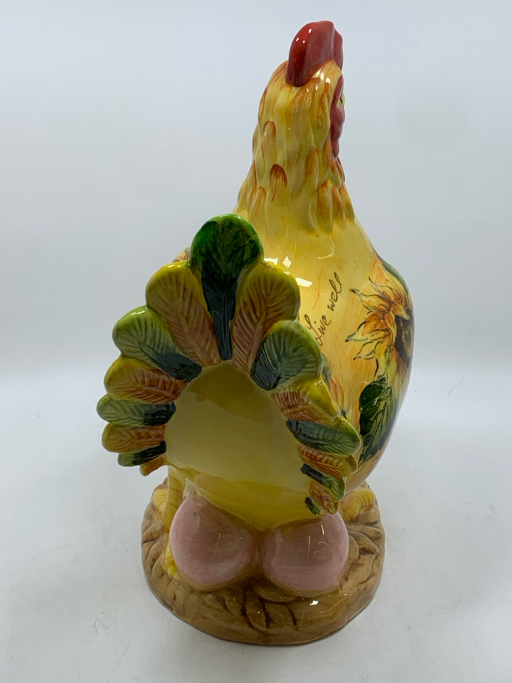 CERAMIC LIVE WELL HEN AND CHICK FIGURE.