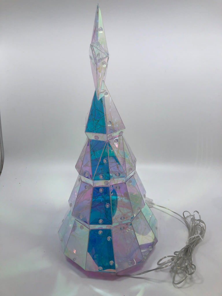 HOLOGRAPHIC TREE W/LIGHTS.