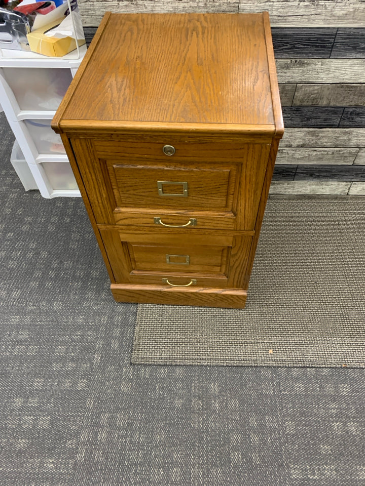 WOOD 2 DRAWER FILING CABINET W/ NO KEY.