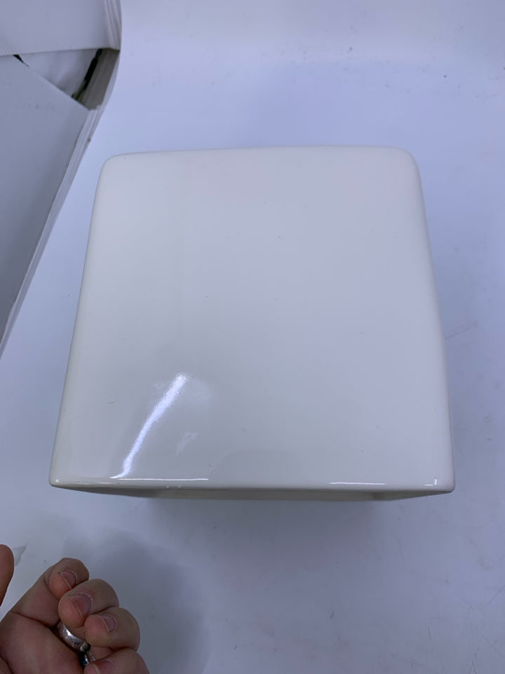 CERAMIC "TISSUE" TISSUE BOX COVER.
