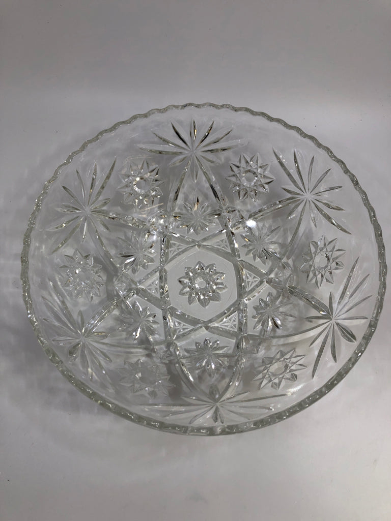 CUT GLASS BOWL W/SCALLOPED EDGE STAR PATTERN.
