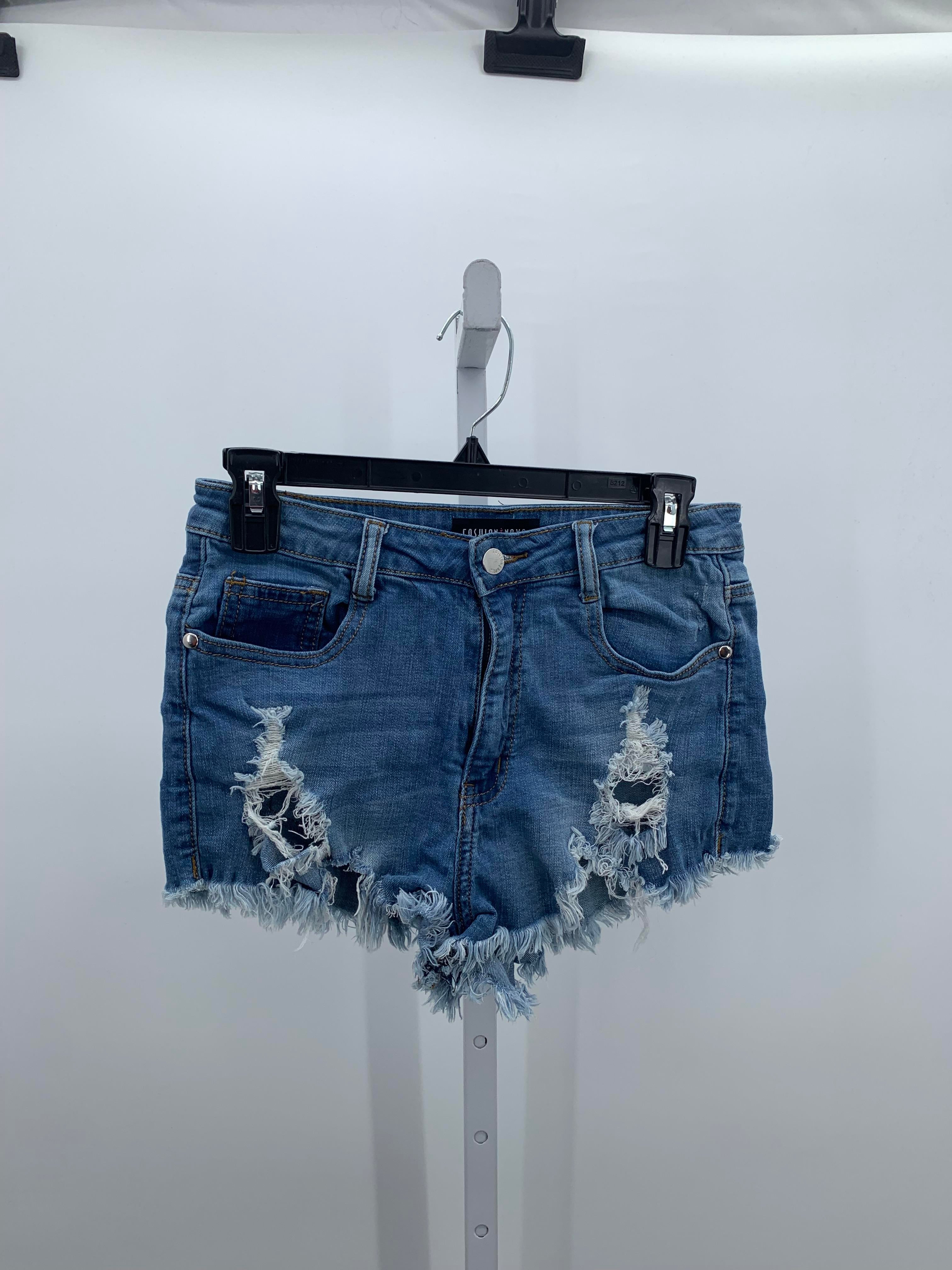 Size Medium Juniors Shorts