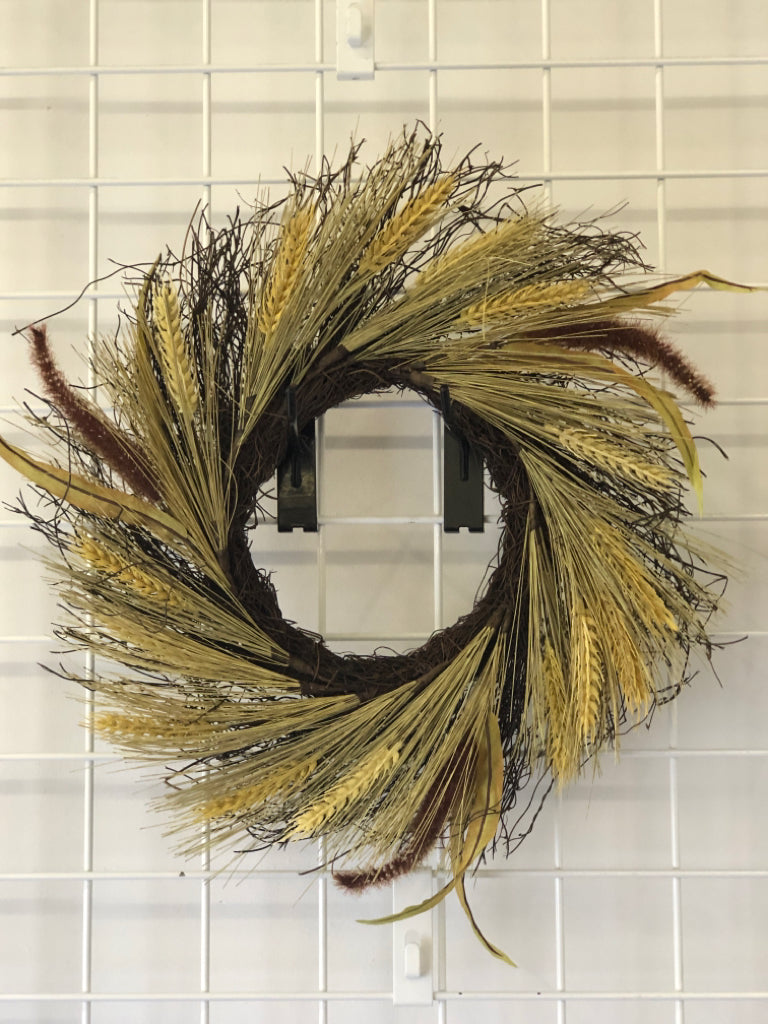 FAUX GRASSES WREATH.