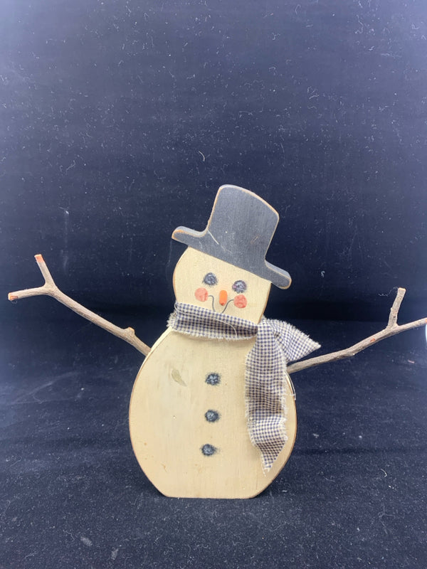 WOOD SNOWMAN W/ BLACK HAT/PLAID SCARF.