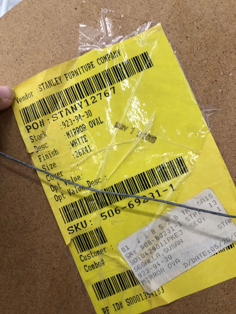 OVAL WHITE MIRROR W/ DECORATIVE TOP.