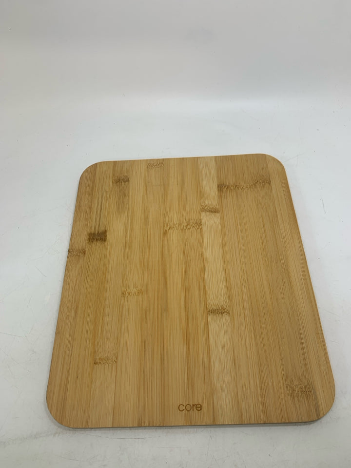 WOOD CORE CUTTING BOARD.