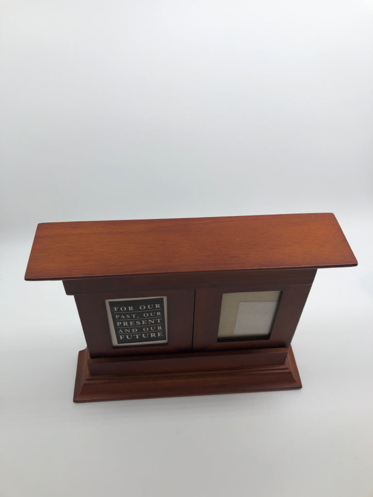 3 IN 1 WOOD SLIDING PICTURE FRAME.