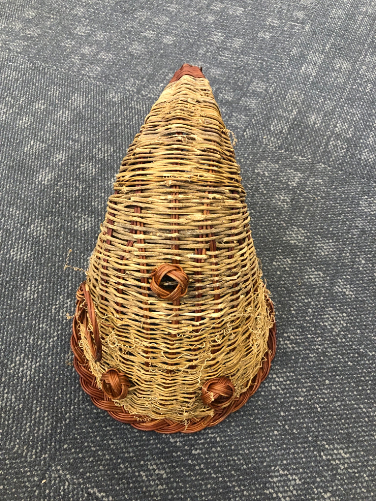 CORNUCOPIA SHAPED WICKER BASKET.