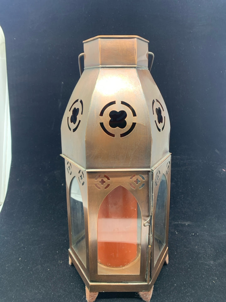 COPPER METAL CANDLE HOLDER LANTERN.