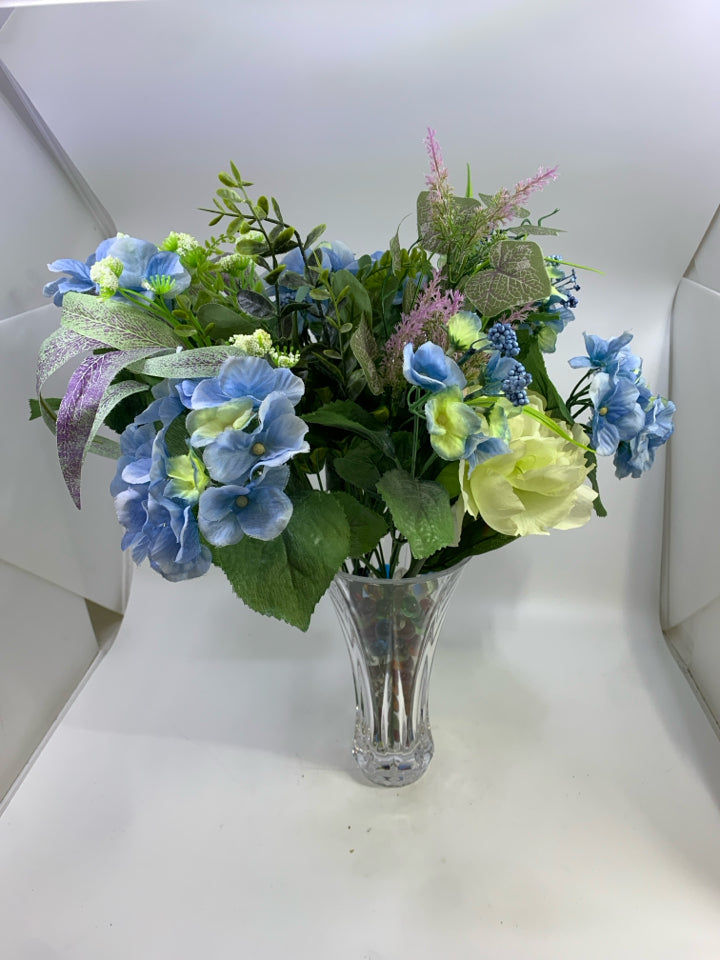 FAUX FLORAL ARRANGEMENT IN VASE W MARBLES.