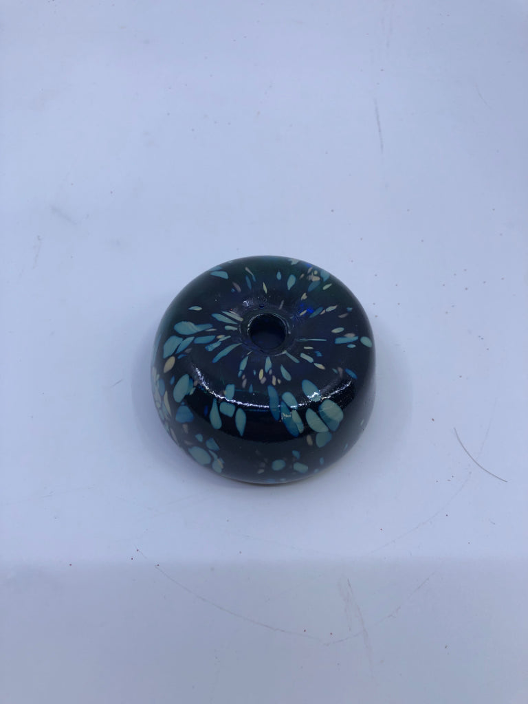SMALL TWO TONED BLUE BLOWN GLASS BOWL.