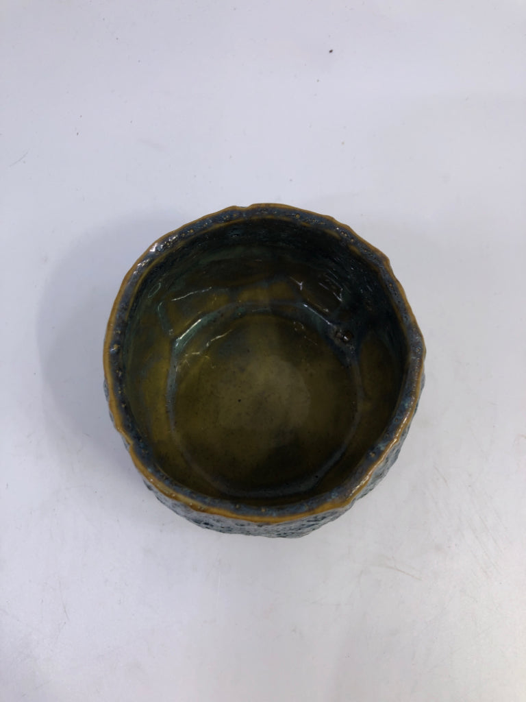 BLUE TEXTURED CERAMIC DECORATIVE CUP W/BUBBLE DESIGN CREATIVECO-OP.